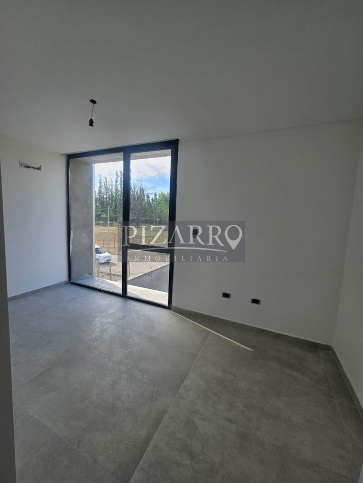 Venta Duplex Nivel Gerencial tres dormitorios zona Confluencia