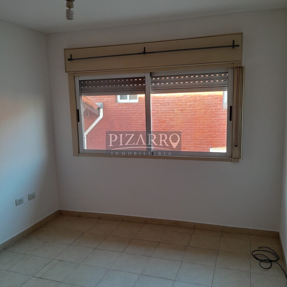 Alquiler Duplex 3 Dorm. - Patio y Cochera | Catriel Al 200