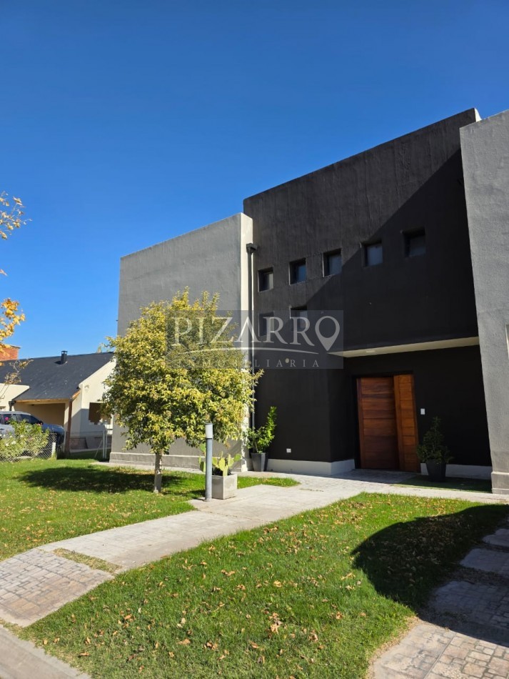 Venta Casa 4 dorm. Comahue Golf Club Neuquen - APTA CREDITO