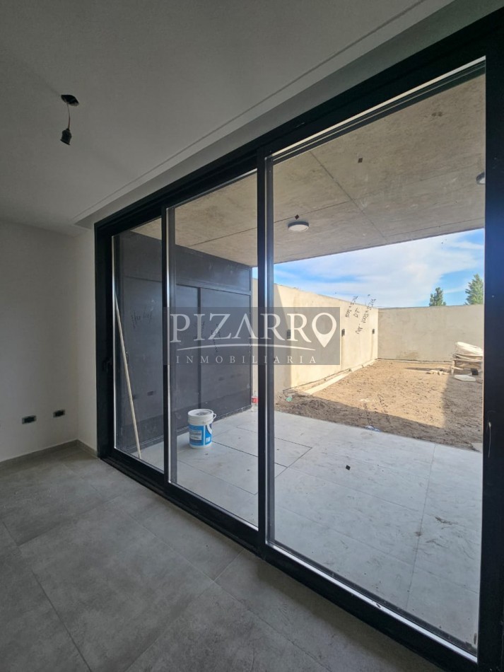 Venta Duplex Nivel Gerencial tres dormitorios zona Confluencia