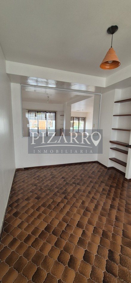 Alquiler Hermoso Triplex tres dorm. con cochera Centrico