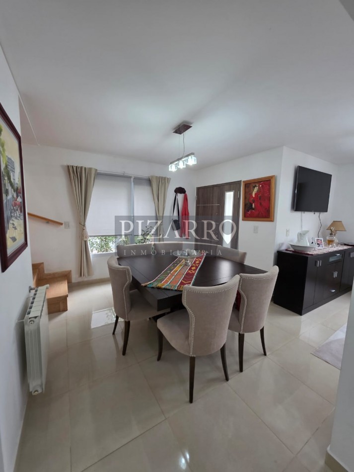 Duplex tres Dormitorios Barrio Naturaleza La Peregrina