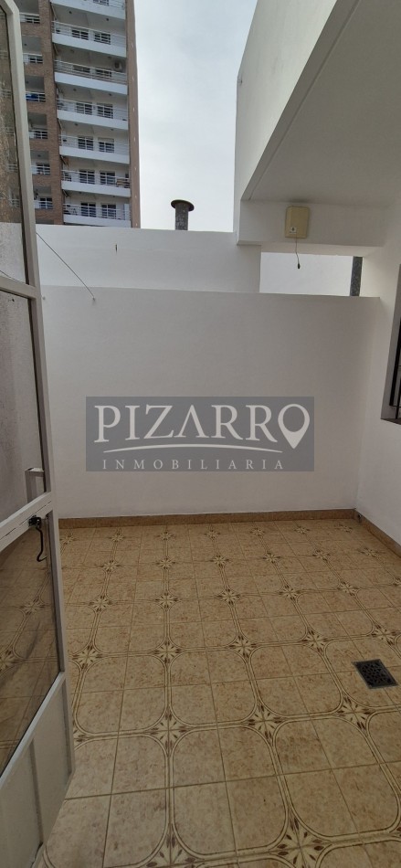 Alquiler Hermoso Triplex tres dorm. con cochera Centrico