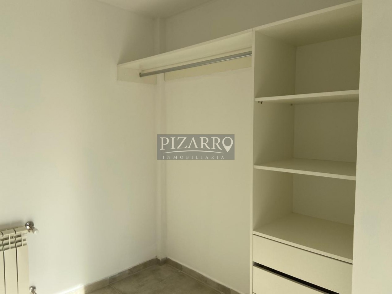 Venta Duplex tres dorm. patio y parrillaen zona Confluencia