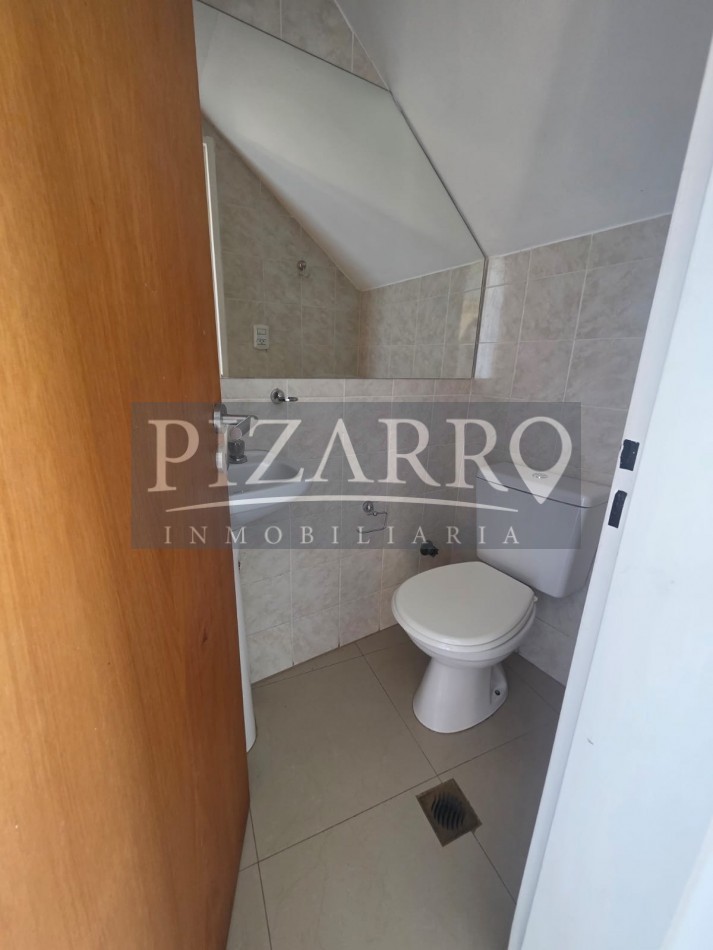 Venta Casa tres dorm. con piscina B° La Zagala - Apta credito