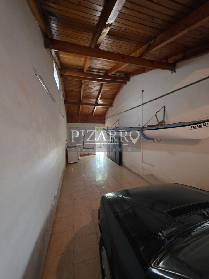 Casa Tres Dormitorios con Jardin y Garage - Barrio Melipal