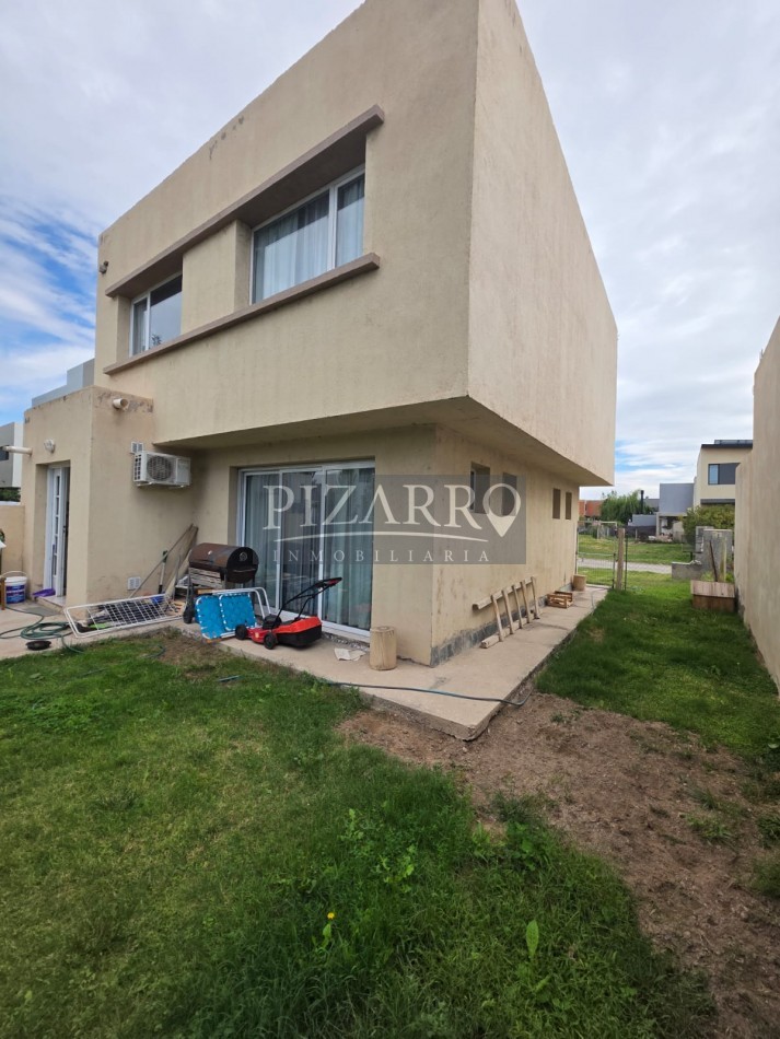 Duplex 4 Dormitorios - Barrio La Peregrina