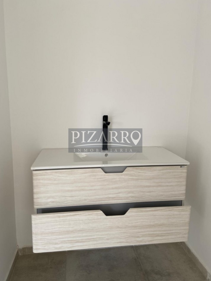 Venta Duplex tres dorm. patio y parrillaen zona Confluencia