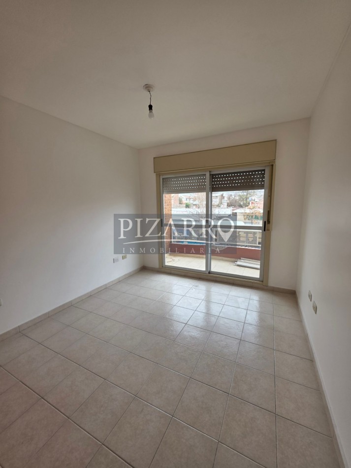 Alquiler Duplex 3 Dorm. - Patio y Cochera | Catriel Al 200
