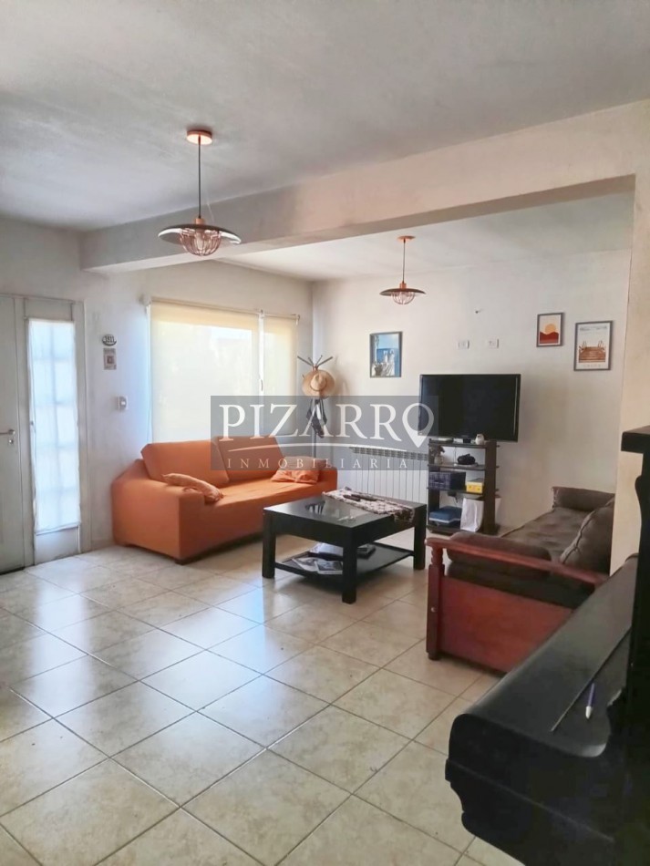 Hermosa Casa de 2 Dorm. en Barrio La Peregrina