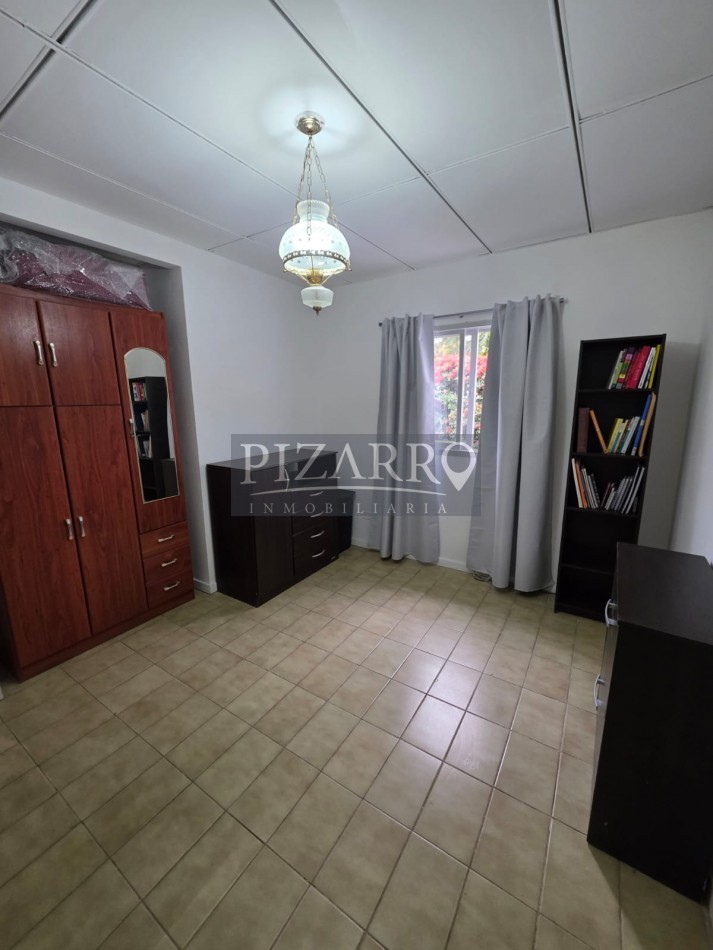 Casa Tres Dormitorios con Jardin y Garage - Barrio Melipal