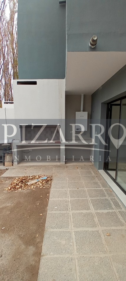 Duplex Tres Dormitorios, Barrio Tierra Mansa, Centenario.