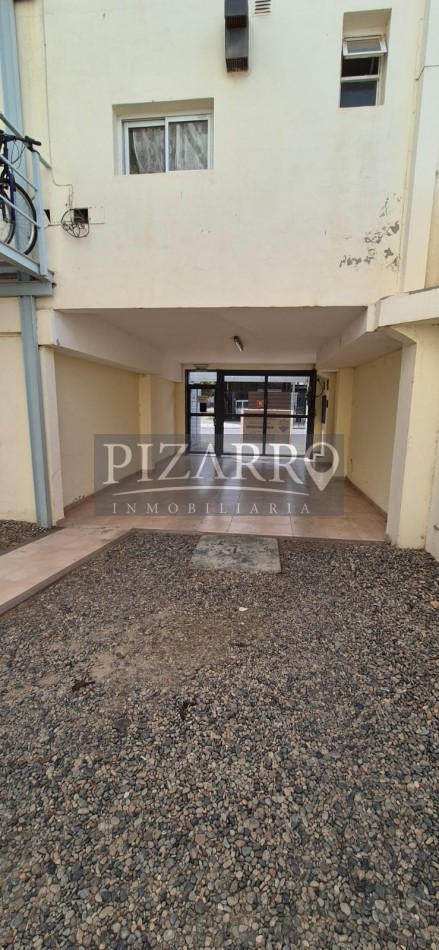 Departamento de un dormitorio - calle Roca 1856.