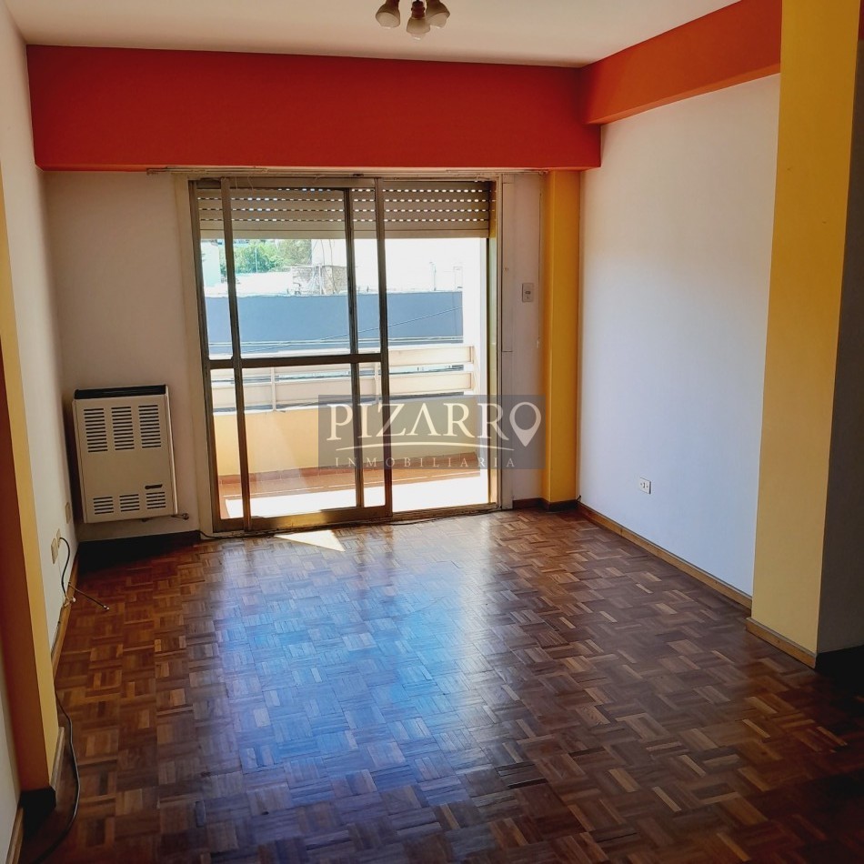 Venta Departamento tres dormitorios con lavadero centrico