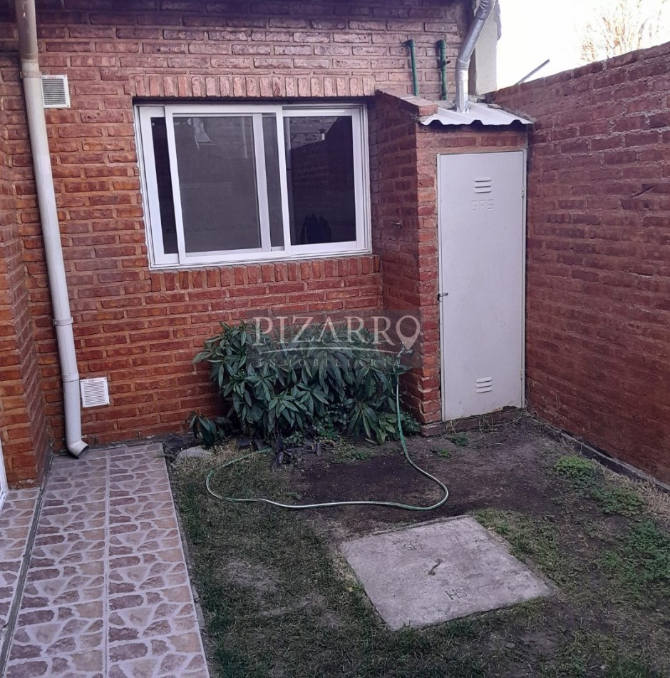 Alquiler Duplex 3 Dorm. - Patio y Cochera | Catriel Al 200
