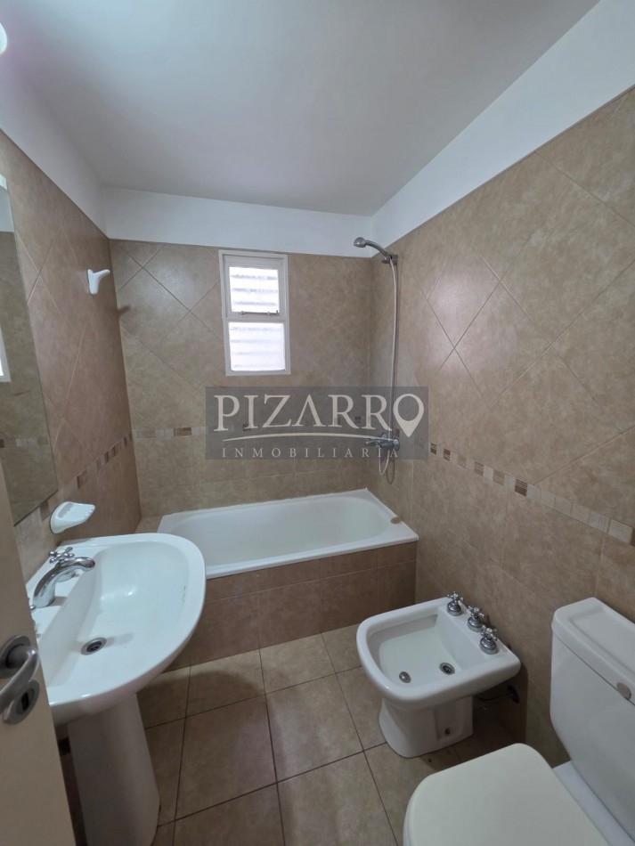 Departamento de un dormitorio - calle Roca 1856.