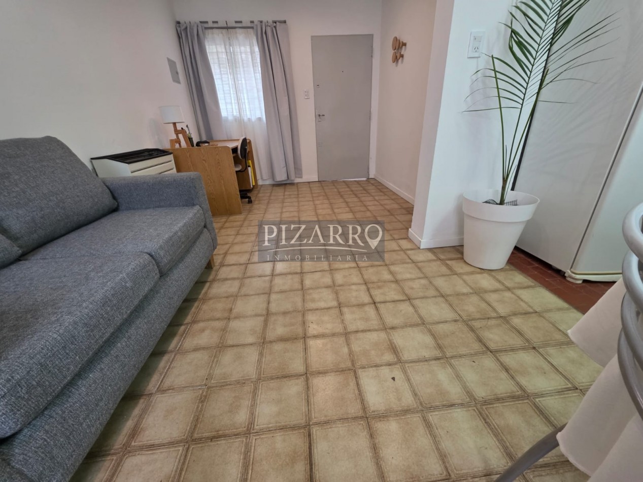 Casa Tres Dormitorios con Jardin y Garage - Barrio Melipal
