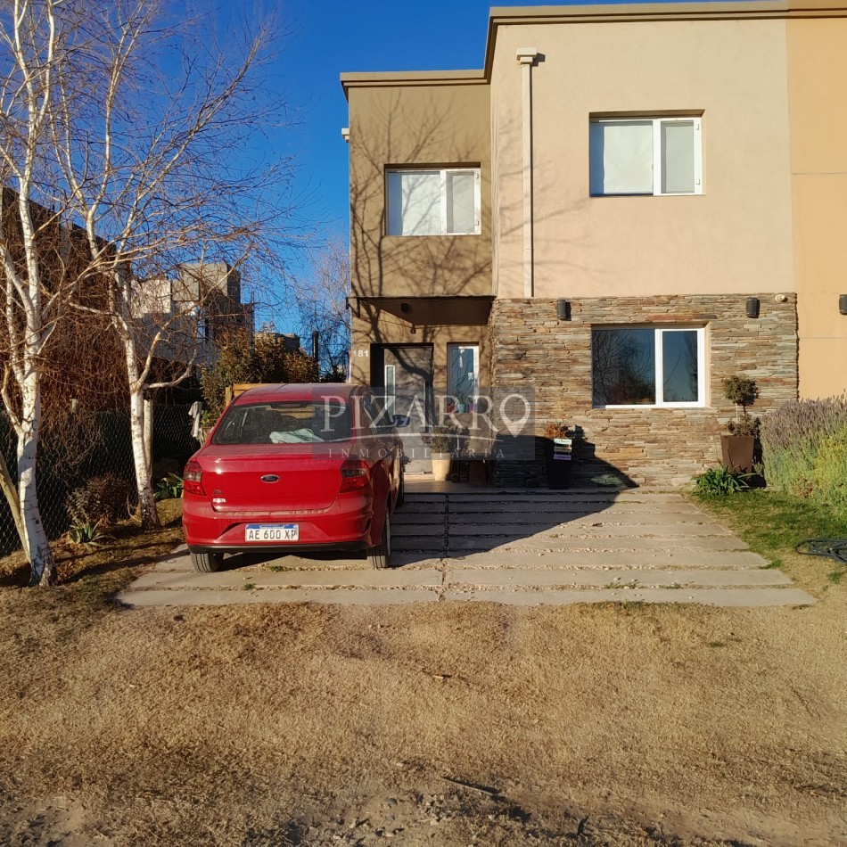 Hermoso duplex Barrio Cerrado La Peregrina 