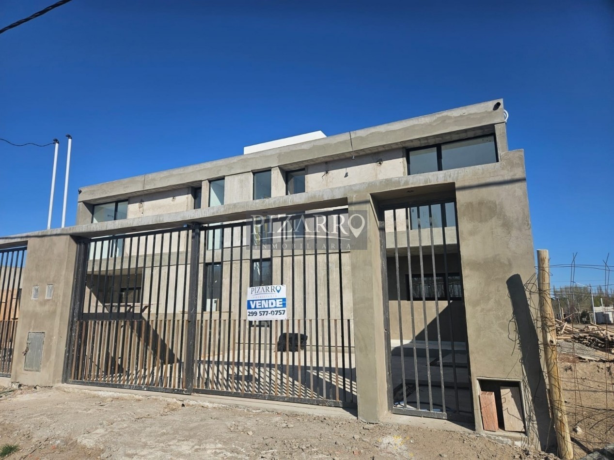 Venta Duplex Nivel Gerencial tres dormitorios zona Confluencia