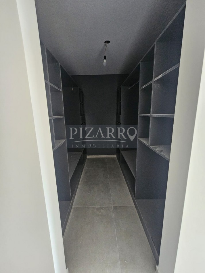 Venta Duplex Nivel Gerencial tres dormitorios zona Confluencia