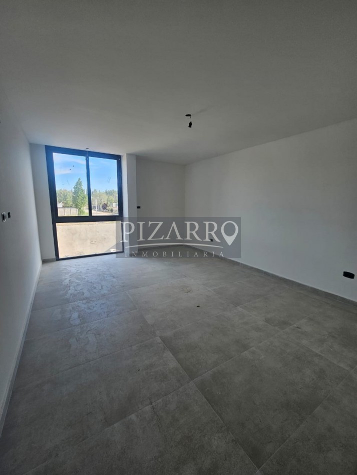 Venta Duplex Nivel Gerencial tres dormitorios zona Confluencia