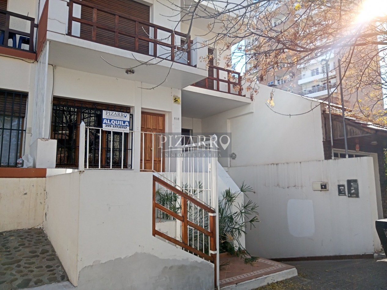 Alquiler Hermoso Triplex tres dorm. con cochera Centrico