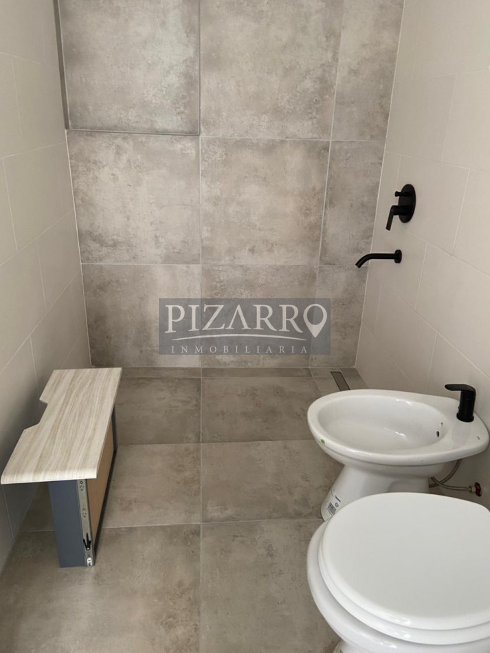 Venta Duplex tres dorm. patio y parrillaen zona Confluencia