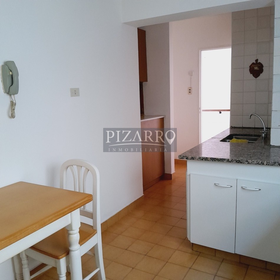 Venta Departamento tres dormitorios con lavadero centrico