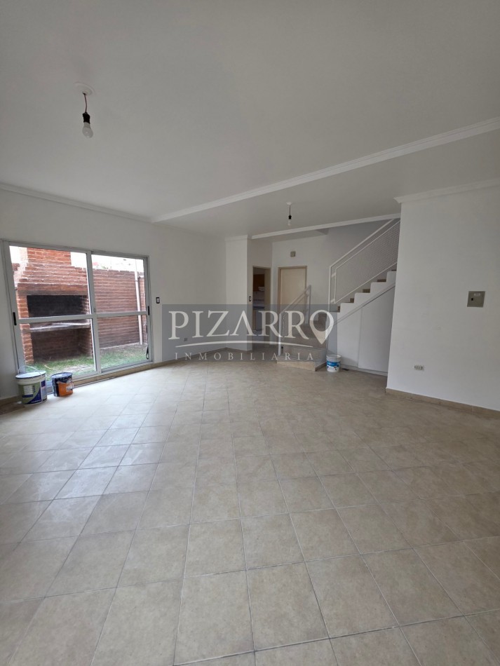 Alquiler Duplex 3 Dorm. - Patio y Cochera | Catriel Al 200