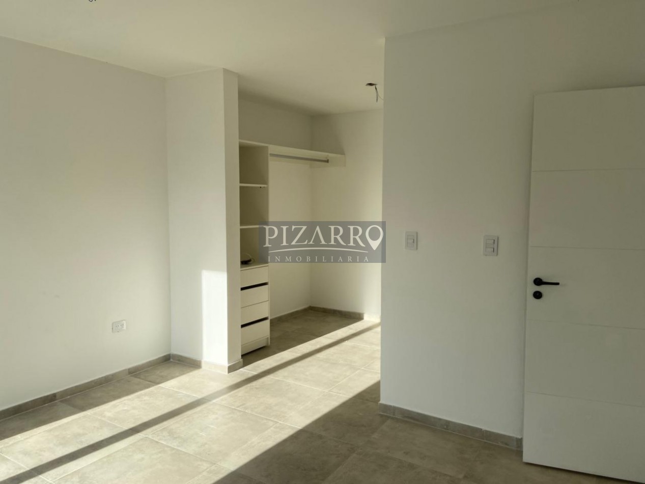 Venta Duplex tres dorm. patio y parrillaen zona Confluencia