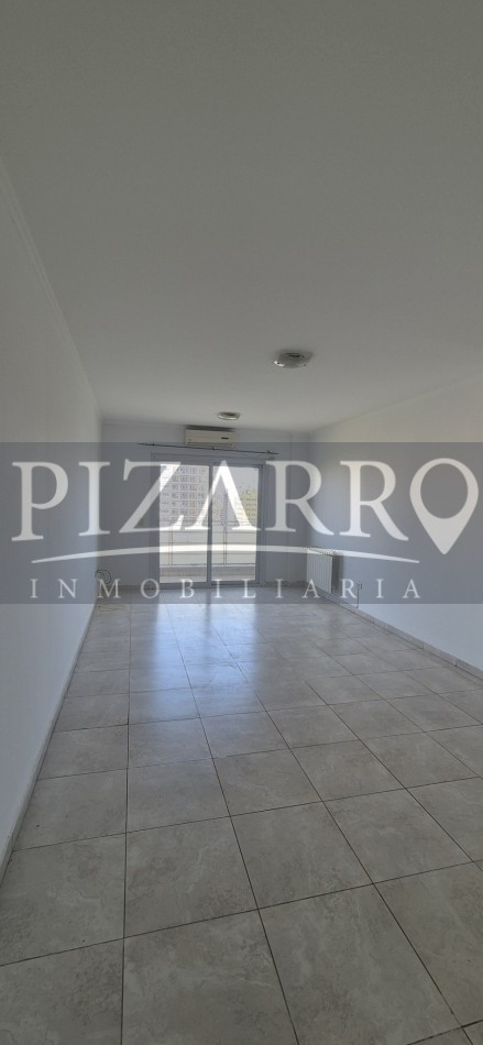 Amplio departamento con cochera y baulera