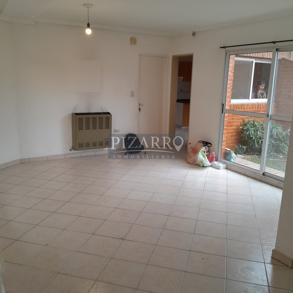 Duplex 2 Dorm. - Patio y Cochera | Catriel Al 200