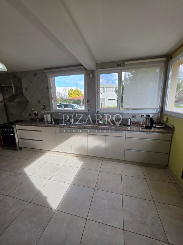 Casa en Barrio Privado La Zagala