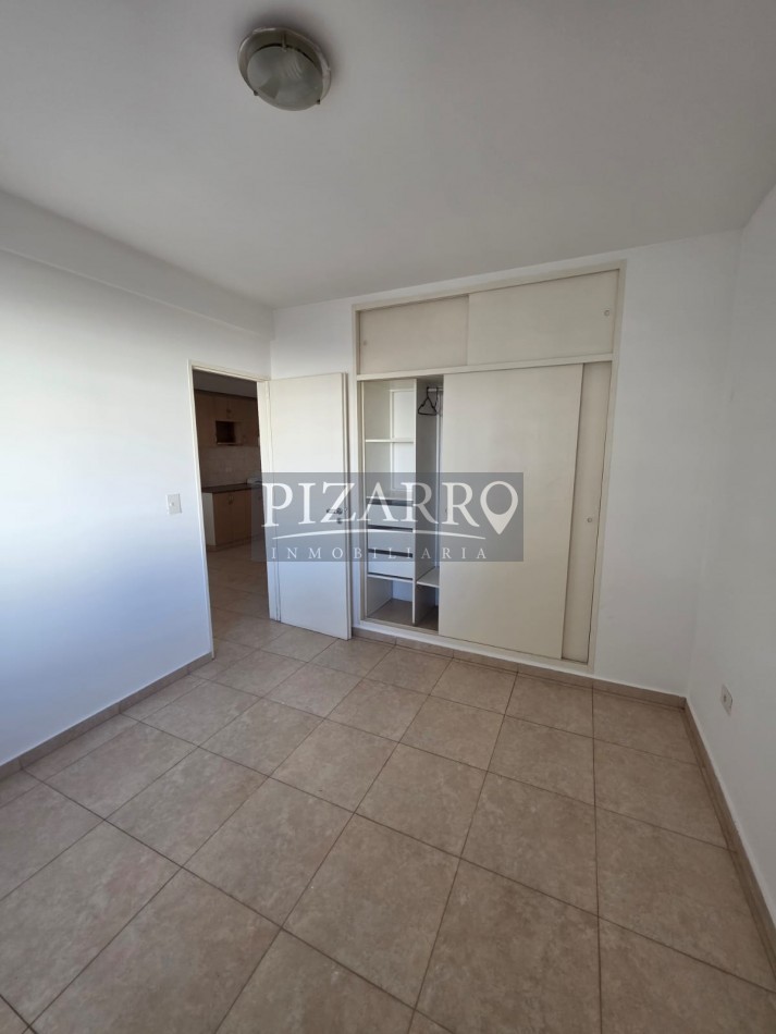 Departamento de un dormitorio - calle Roca 1856.