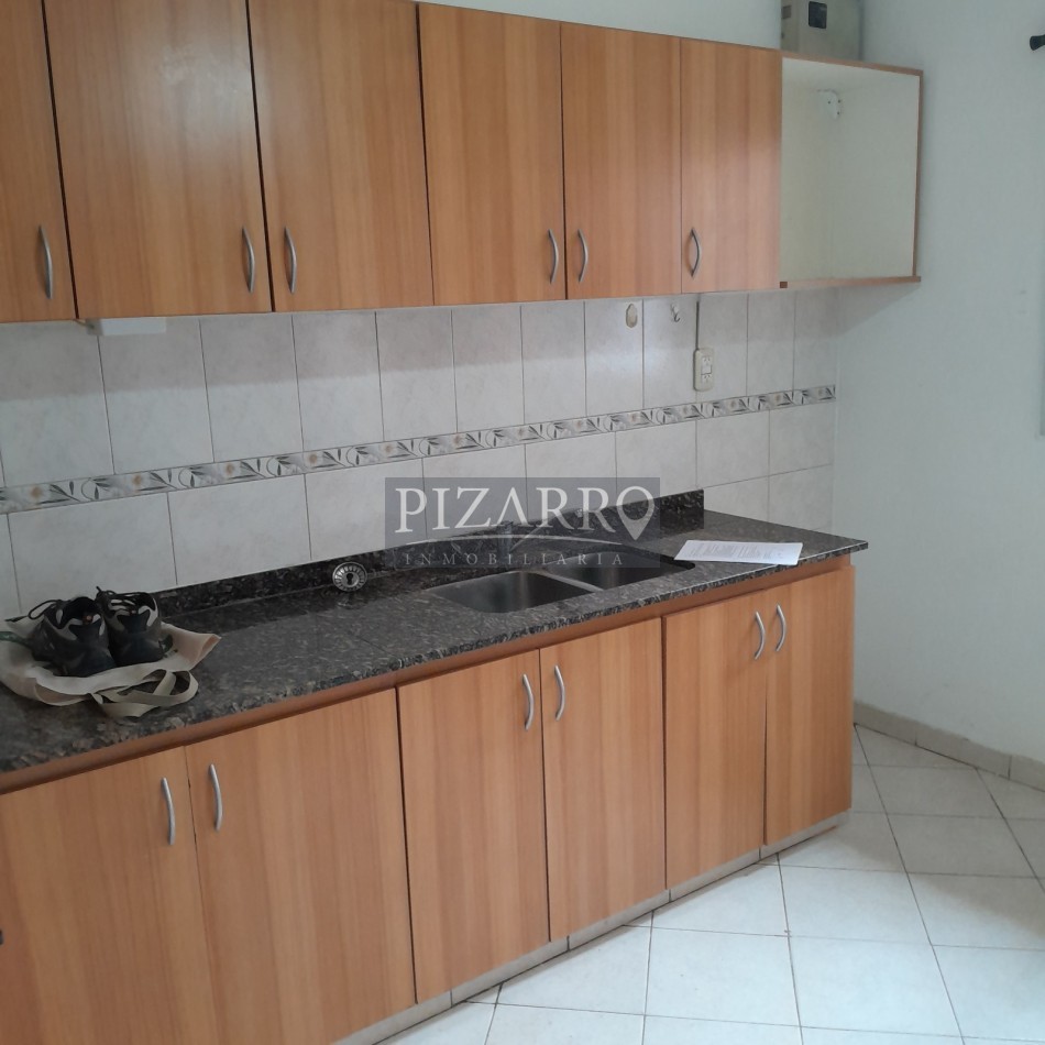 Duplex 2 Dorm. - Patio y Cochera | Catriel Al 200