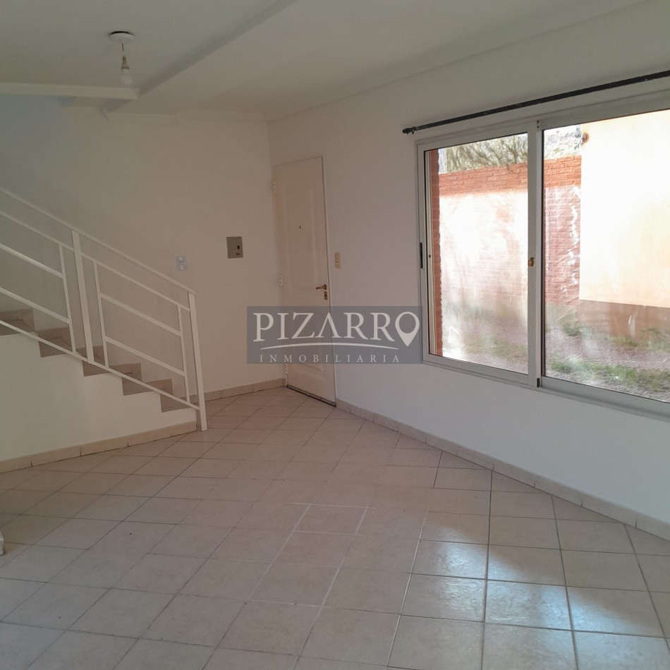 Alquiler Duplex 3 Dorm. - Patio y Cochera | Catriel Al 200