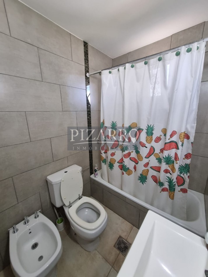 Venta Duplex 3 dorm. Barrio La Peregrina