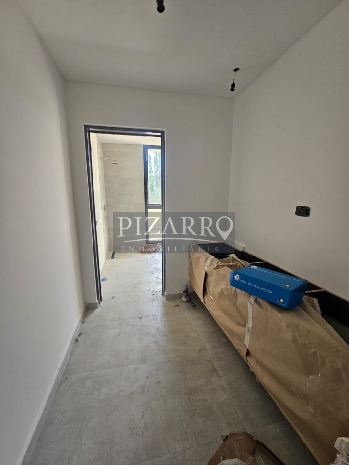 Venta Duplex Nivel Gerencial tres dormitorios zona Confluencia