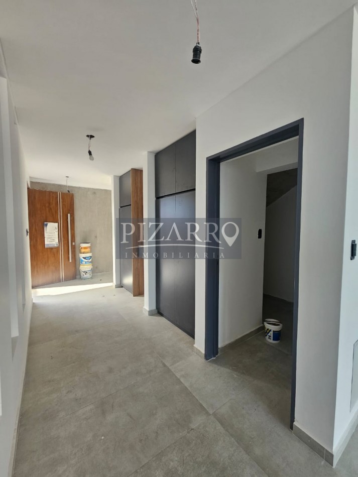 Venta Duplex Nivel Gerencial tres dormitorios zona Confluencia