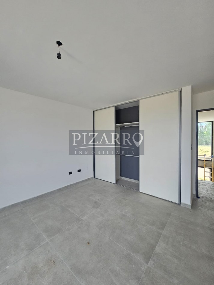 Venta Duplex Nivel Gerencial tres dormitorios zona Confluencia