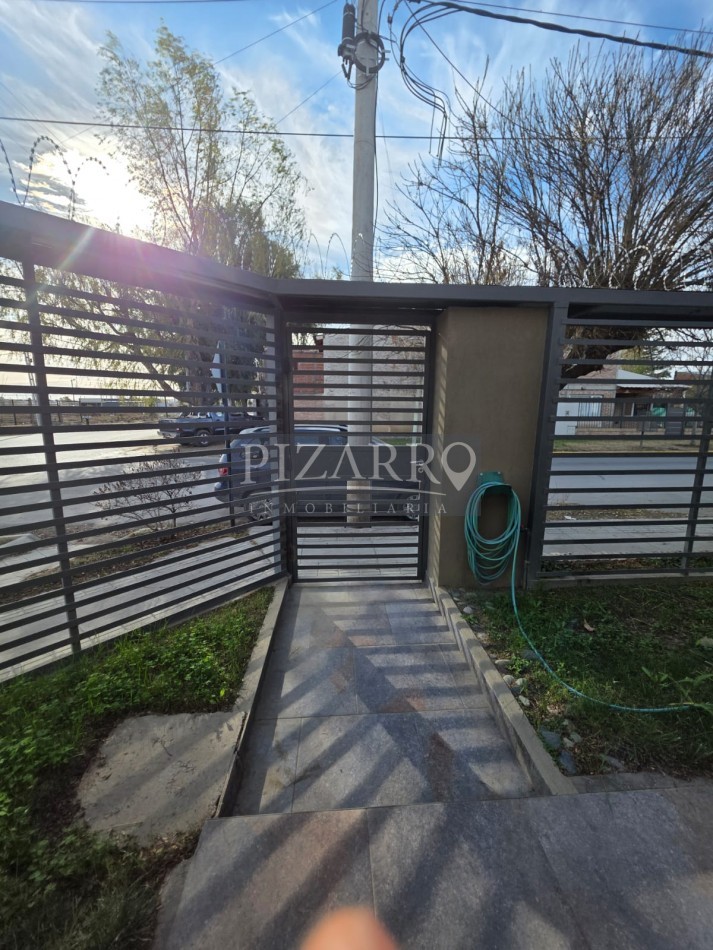 Alquiler Casa en Esquina 3 Dorm. - Ignacio Rivas y Forquera, Neuquen