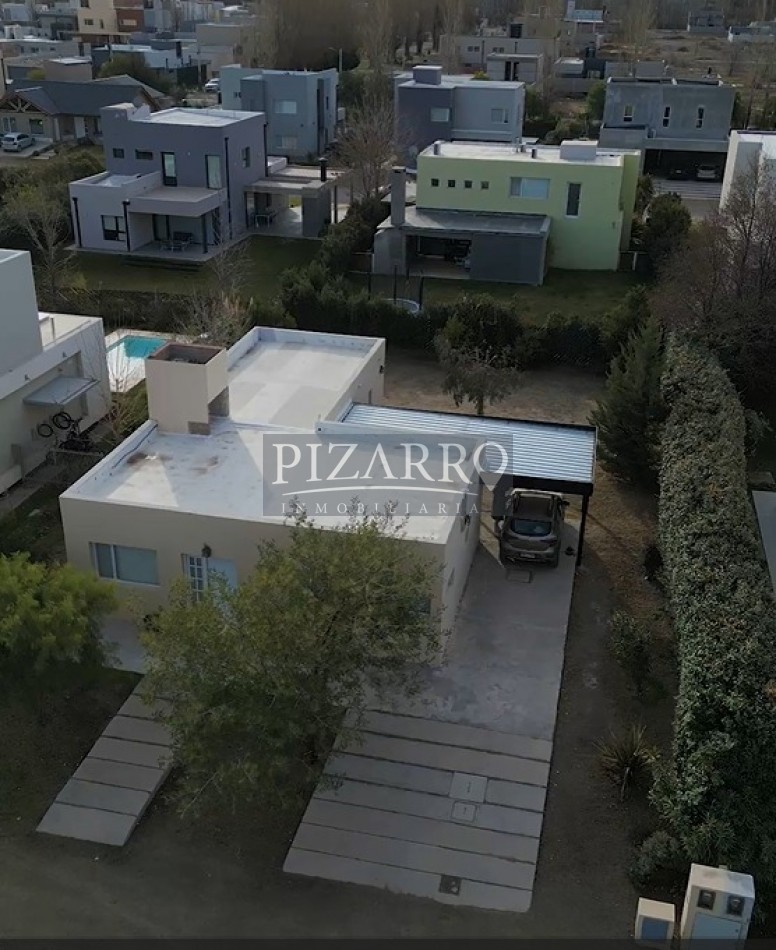 Hermosa Casa de 2 Dorm. en Barrio La Peregrina