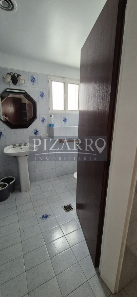 Alquiler Hermoso Triplex tres dorm. con cochera Centrico