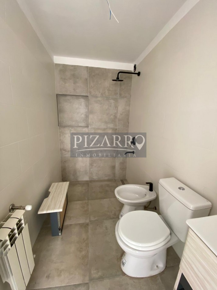 Venta Duplex tres dorm. patio y parrillaen zona Confluencia