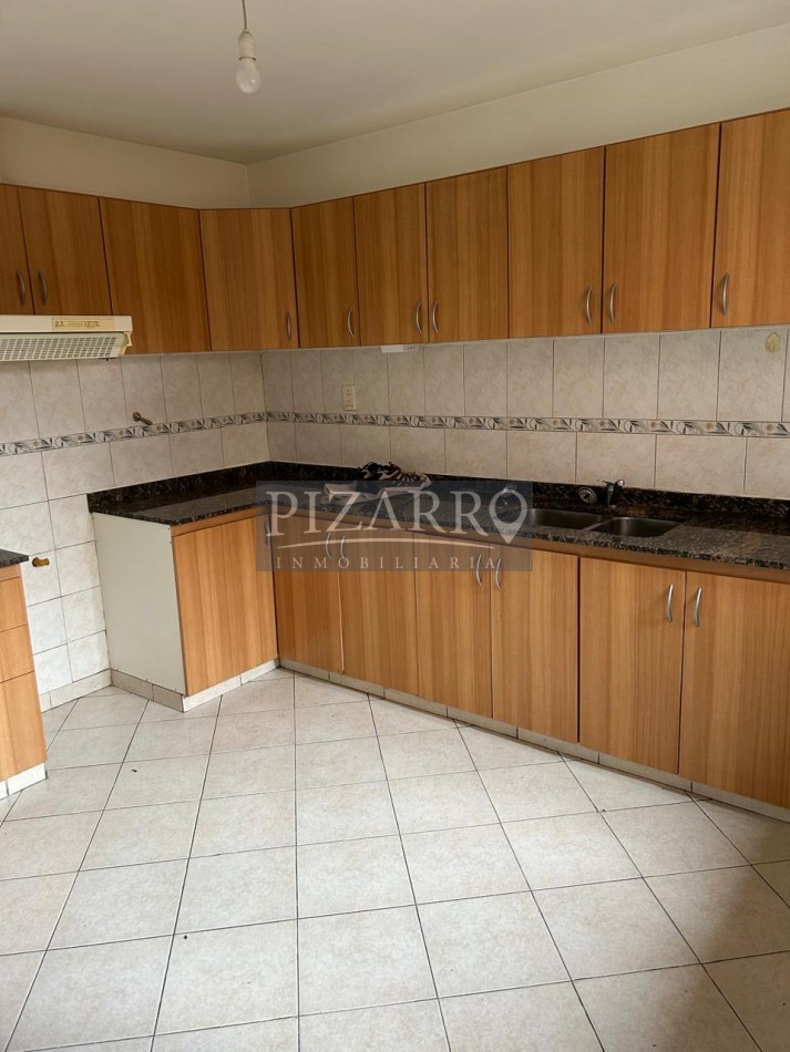 Duplex 2 Dorm. - Patio y Cochera | Catriel Al 200