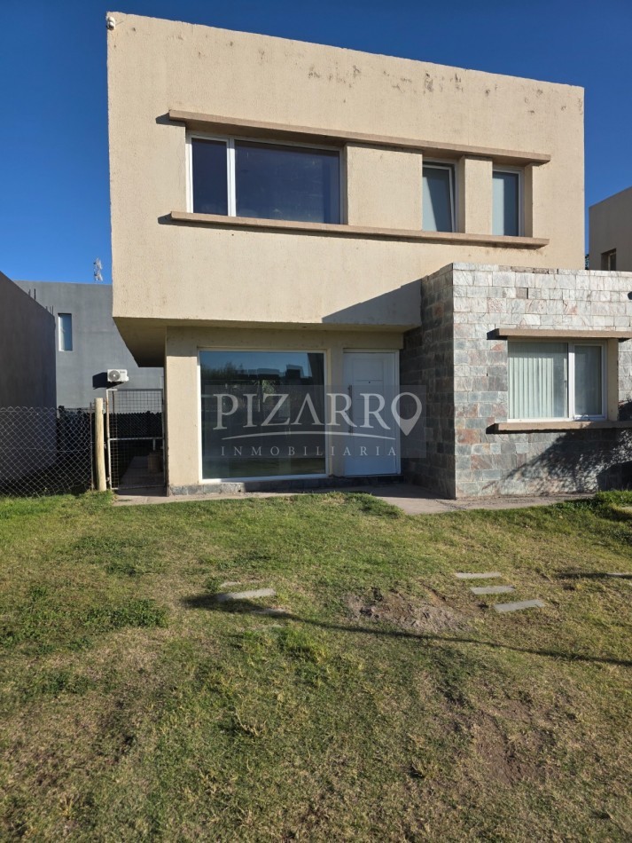 Duplex 4 Dormitorios - Barrio La Peregrina