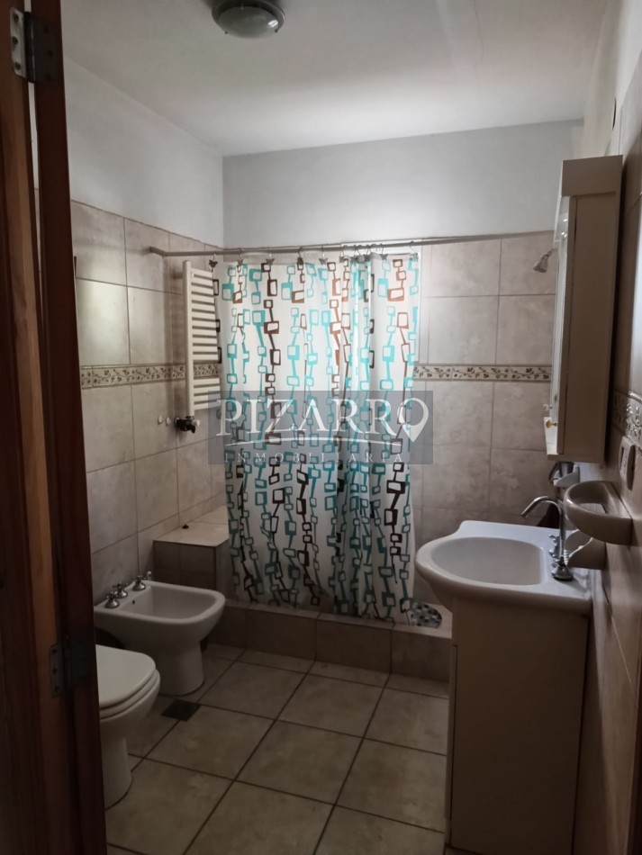 Hermosa Casa de 2 Dorm. en Barrio La Peregrina