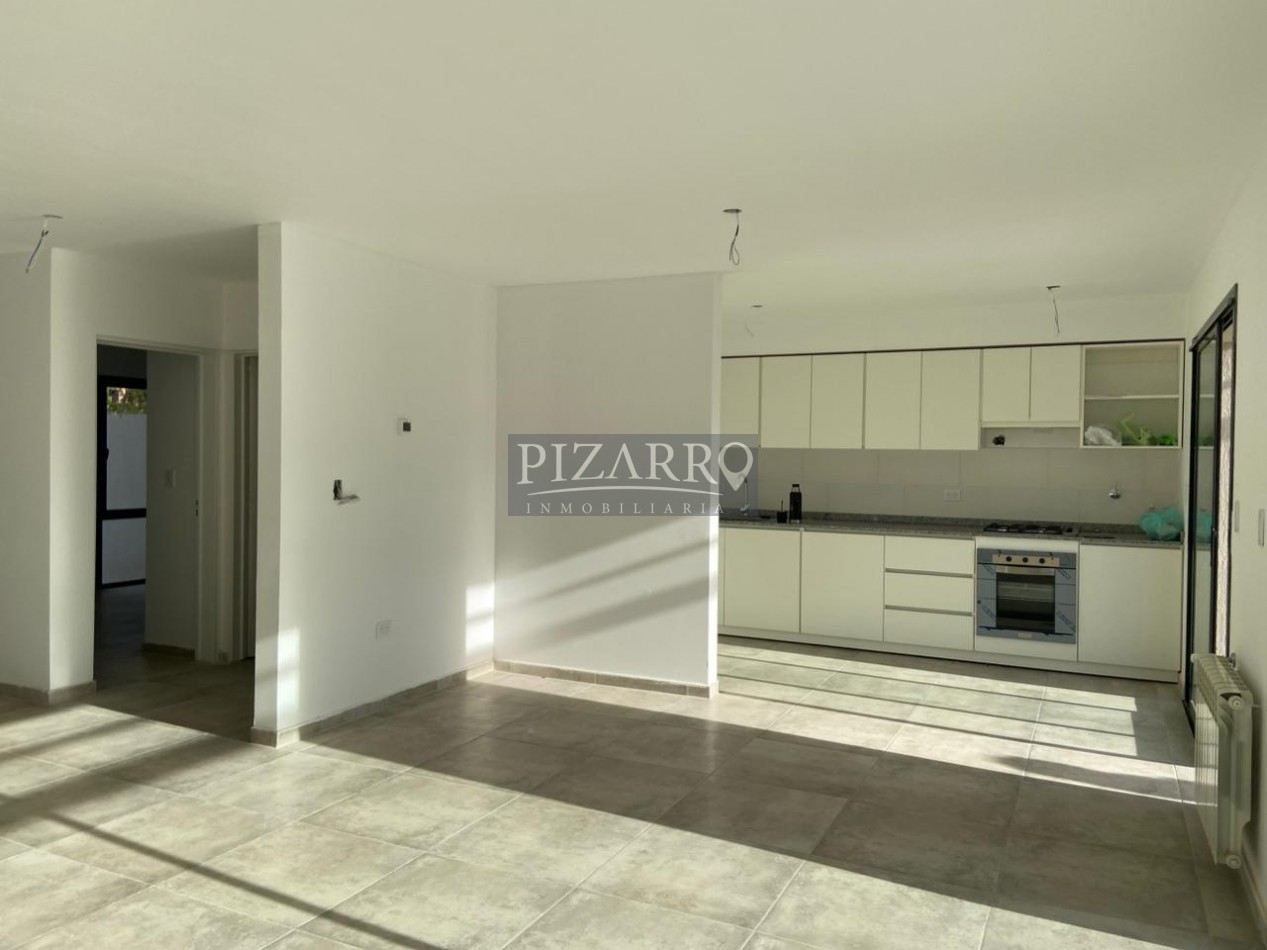 Venta Duplex tres dorm. patio y parrillaen zona Confluencia