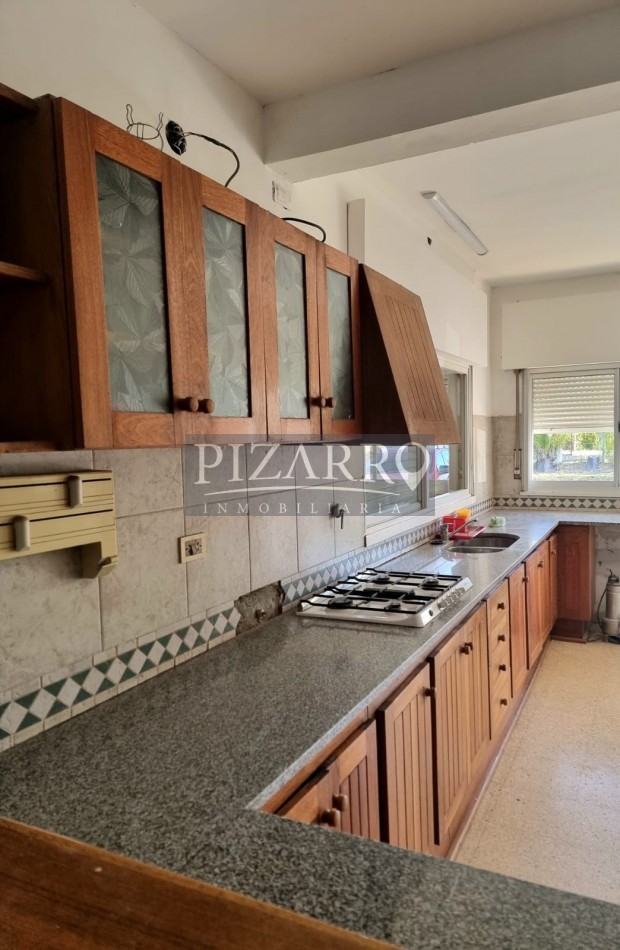 Alquiler Casa Una Planta en B° Privado El Vergel