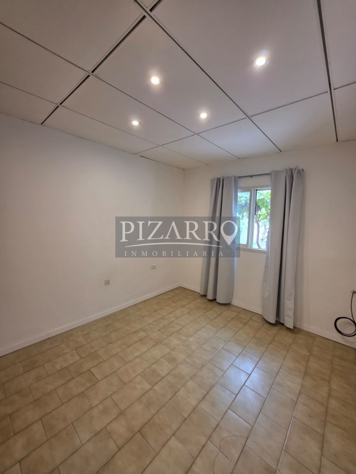 Casa Tres Dormitorios con Jardin y Garage - Barrio Melipal